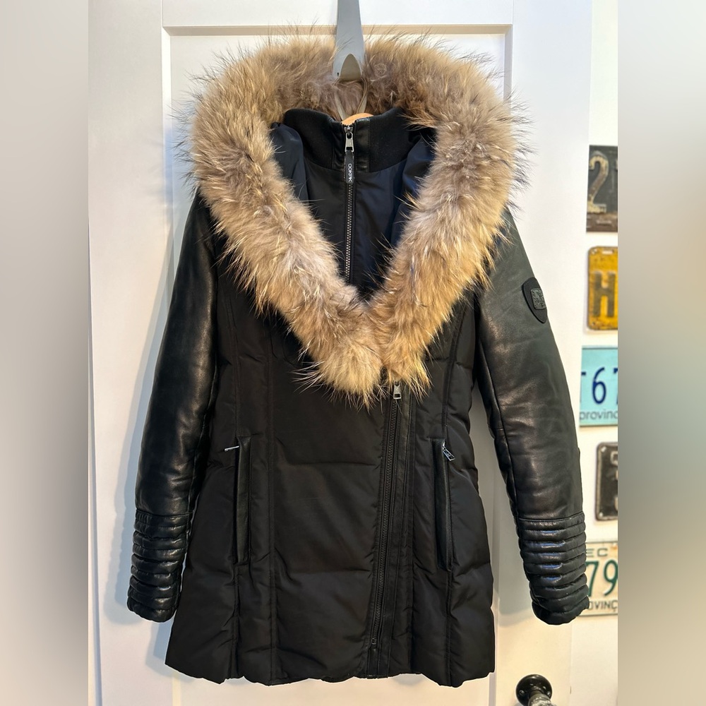 Magnifique manteau d’hiver Oopik avec fourrure
